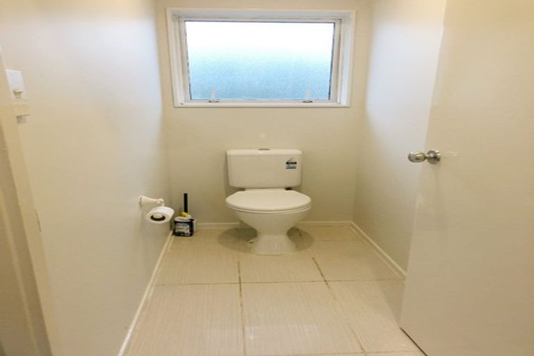 Photo of property in 43 Carisbrook Crescent, Papakura, 2110