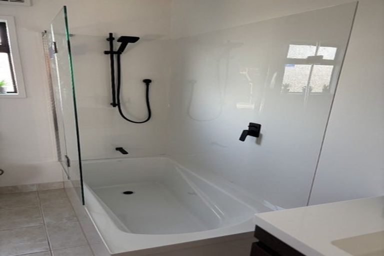 Photo of property in 27a Bay Street, Red Beach, 0932