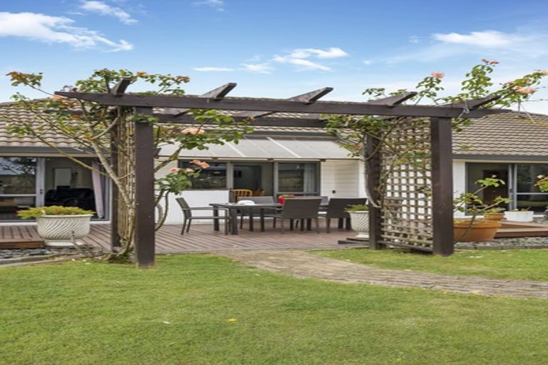 Photo of property in 19 Perotti Place, Conifer Grove, Takanini, 2112