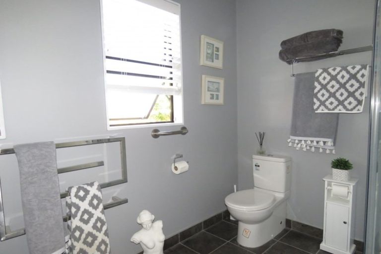 Photo of property in 22 Queen Street, Westport, 7825