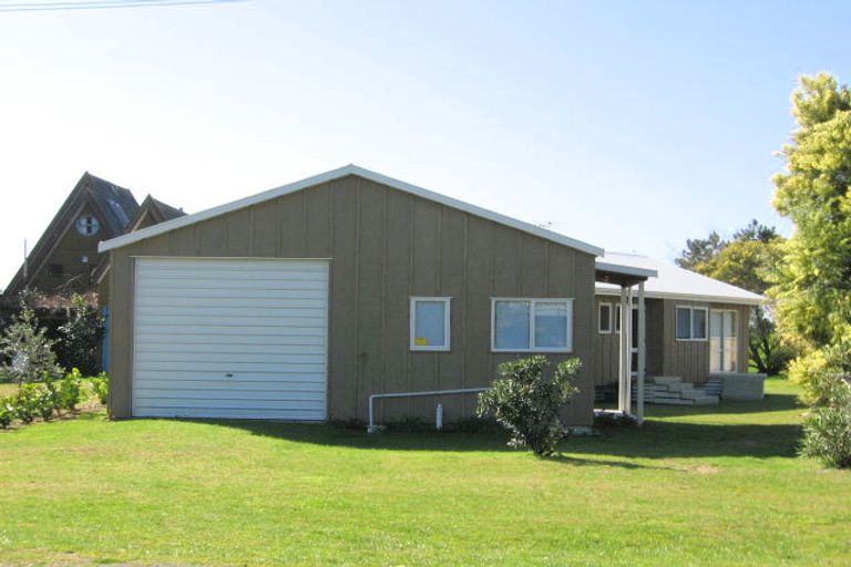 Photo of property in 27 Banks Street, Cooks Beach, Whitianga, 3591