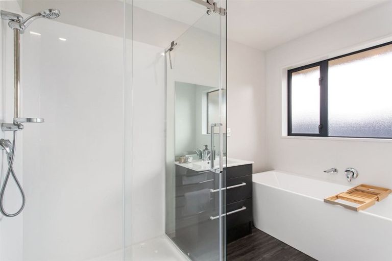 Photo of property in 5 Mahuri Street, Parklands, Christchurch, 8083