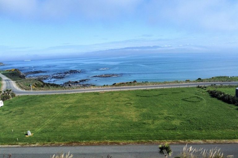 Photo of property in 7 Tamatea Street, Pahia, Riverton, 9881