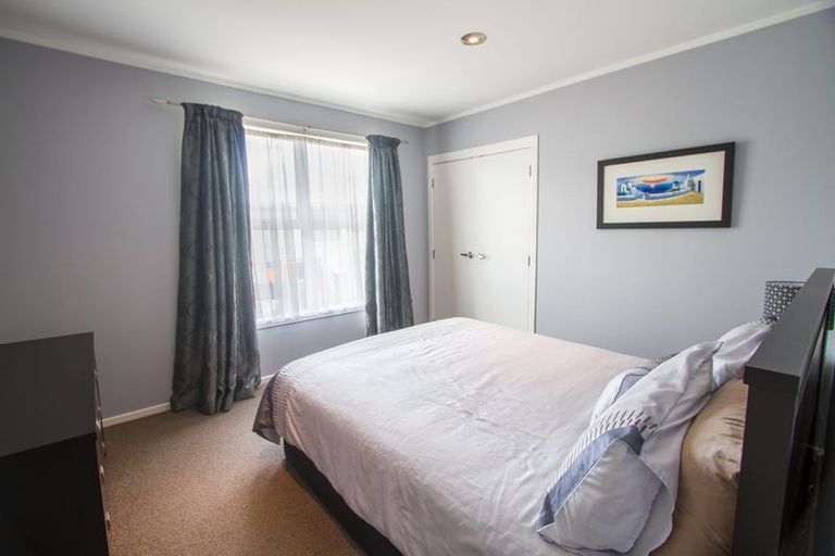 Photo of property in 1/296 Wairau Road, Glenfield, Auckland, 0629