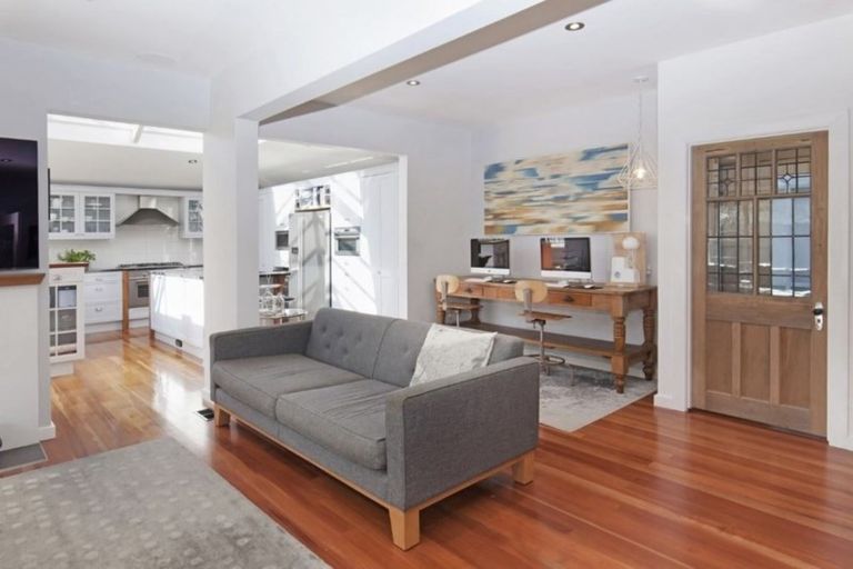 Photo of property in 9 Waiwetu Street, Fendalton, Christchurch, 8052