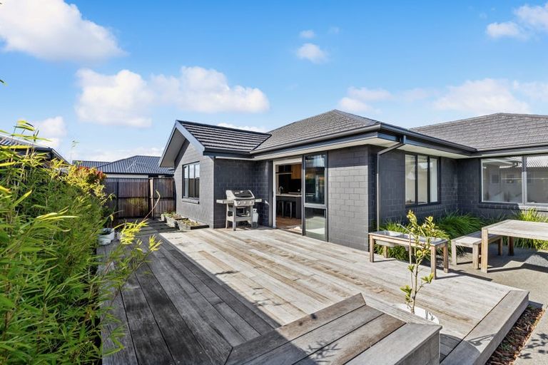 Photo of property in 17 Helen Place, Halswell, Christchurch, 8025