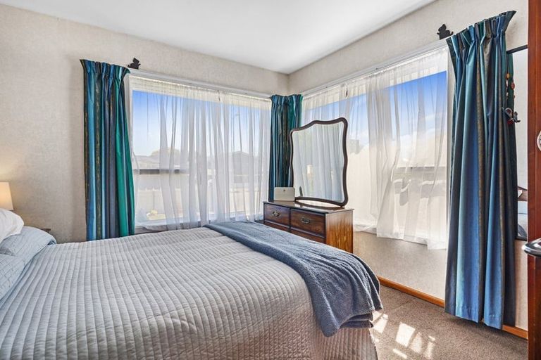 Photo of property in 33 Dunstan Crescent, Hornby, Christchurch, 8042