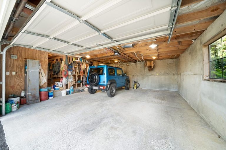 Photo of property in 8 Makatote Grove, Churton Park, Wellington, 6037