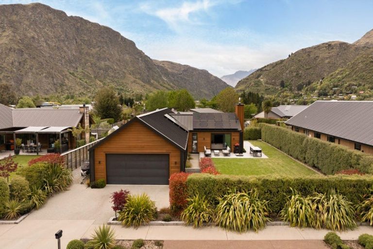 Photo of property in 7 Morepork Way, Arthurs Point, Queenstown, 9371