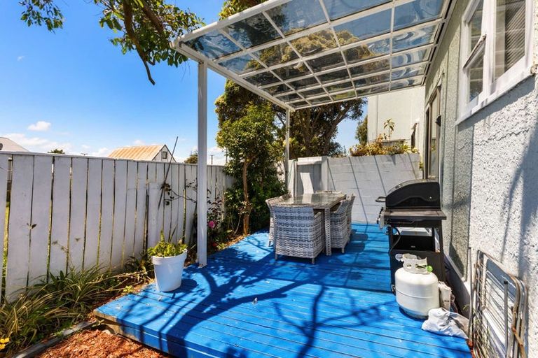 Photo of property in 9 Waitai Street, Castlecliff, Whanganui, 4501
