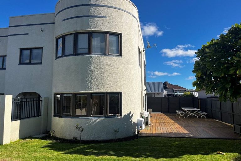 Photo of property in 5 Hattaway Avenue, Bucklands Beach, Auckland, 2012