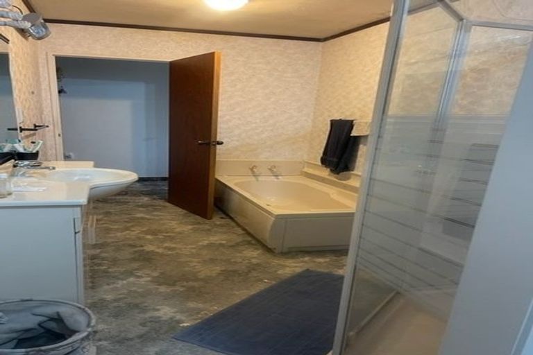 Photo of property in 2/35 Collingwood Street, Waterloo, Lower Hutt, 5011