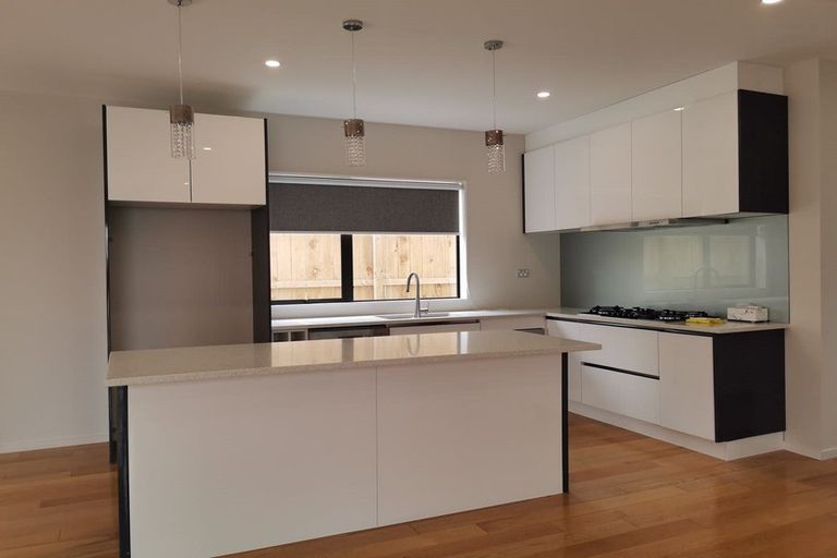 Photo of property in 98 Cardiff Road, Pakuranga, Auckland, 2010