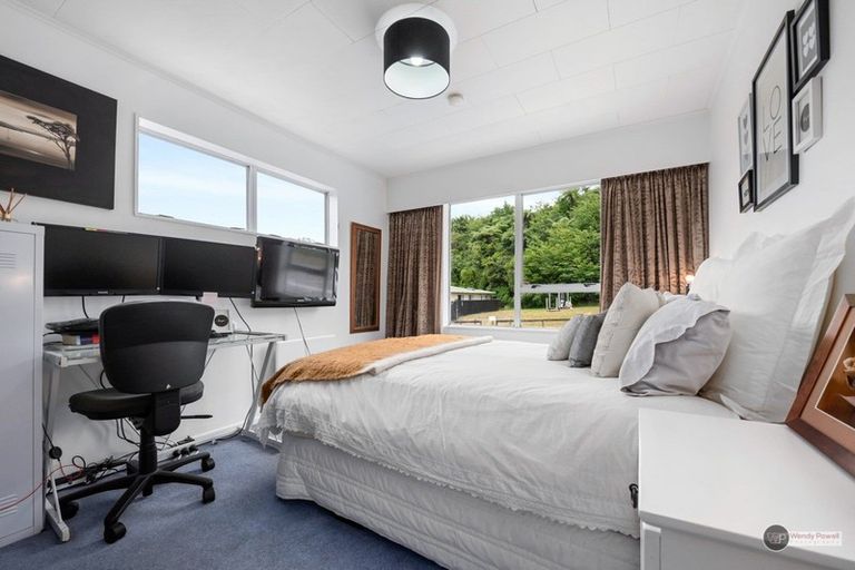 Photo of property in 208b Major Drive, Kelson, Lower Hutt, 5010