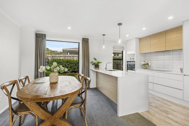 Photo of property in 1b Breakwater Way, Whitby, Porirua, 5024