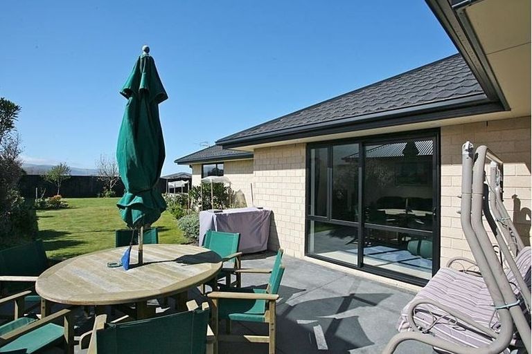 Photo of property in 73 Heathridge Place, Lincoln, 7608