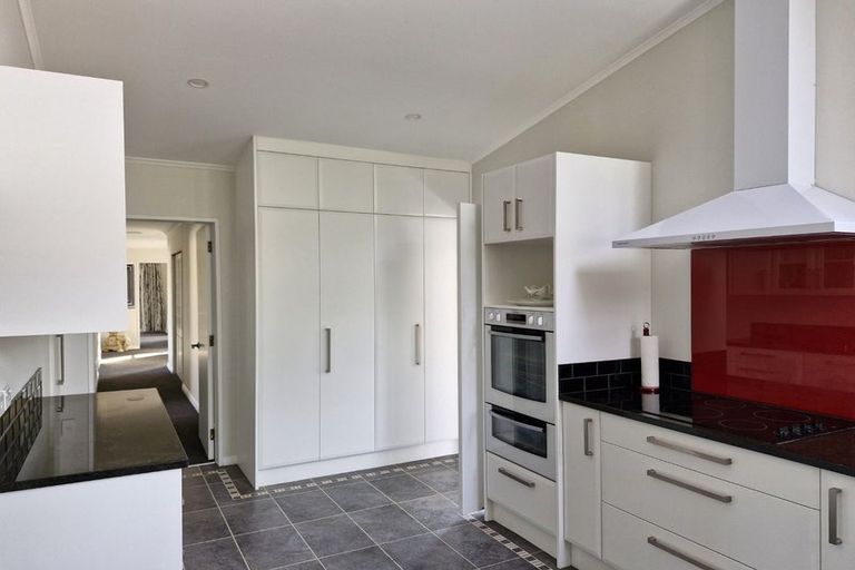Photo of property in 26 Hawthorn Crescent, Stokes Valley, Lower Hutt, 5019