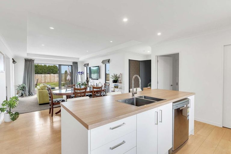 Photo of property in 8 Owen Drive, Darfield, 7510