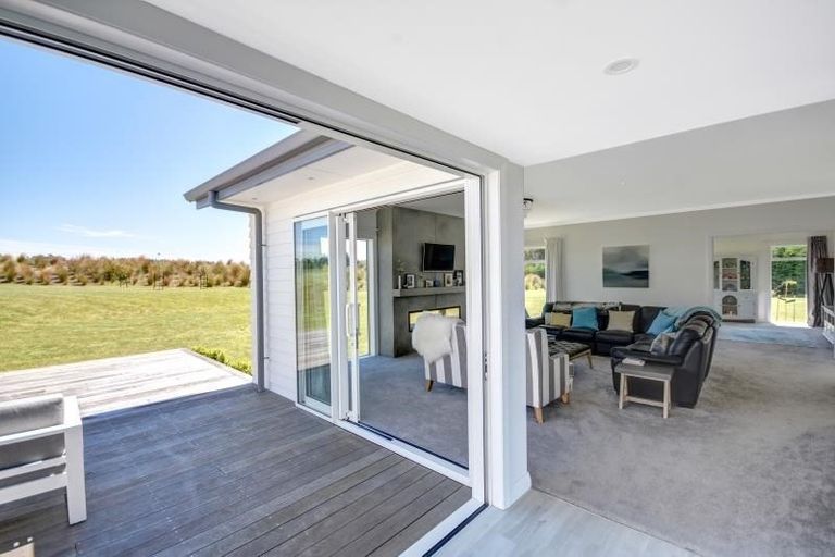 Photo of property in 73 Blackhead Road, Blackhead, Dunedin, 9076
