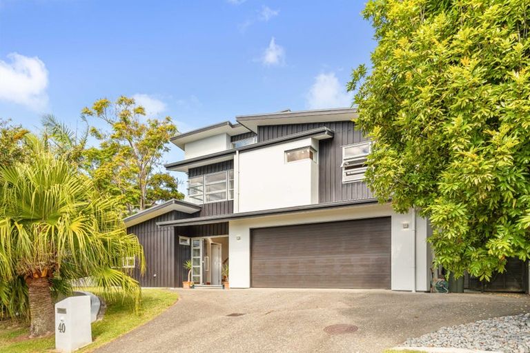 Photo of property in 40 Kittiwake Drive, Schnapper Rock, Auckland, 0632