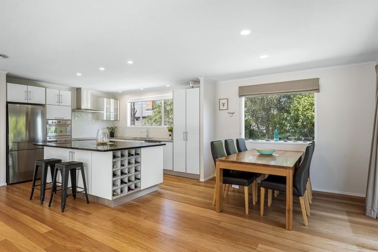 Photo of property in 21 Huka Road, Birkenhead, Auckland, 0626