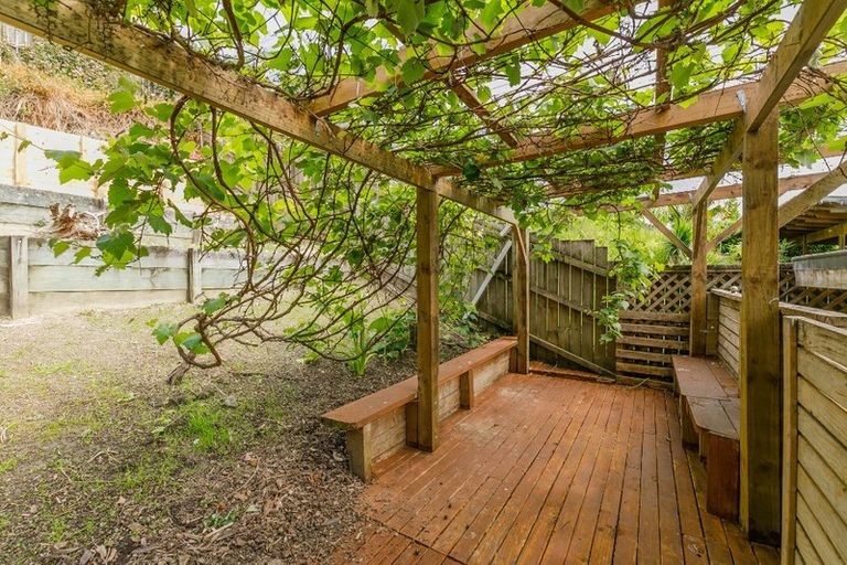 Photo of property in 68 Powrie Street, Glenfield, Auckland, 0629