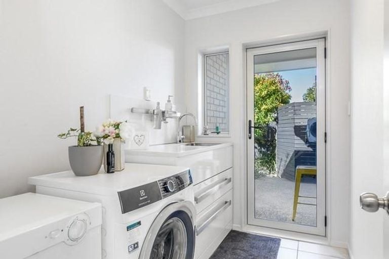 Photo of property in 32 Sunny Crescent, Huapai, Kumeu, 0810