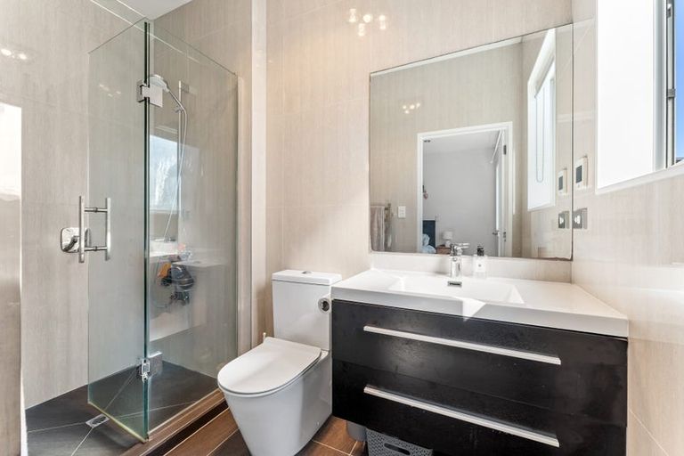Photo of property in 33 Kaipuke Crescent, Gulf Harbour, Whangaparaoa, 0930