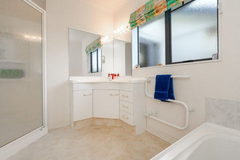 Photo of property in 333 Grenada Street, Papamoa Beach, Papamoa, 3118