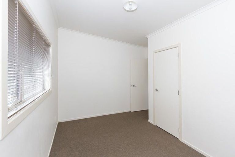 Photo of property in 8a Snead Place, Hamilton East, Hamilton, 3216