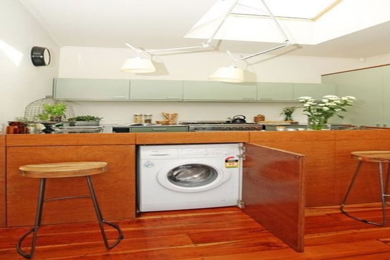 Photo of property in 11 Mortimer Terrace, Aro Valley, Wellington, 6021