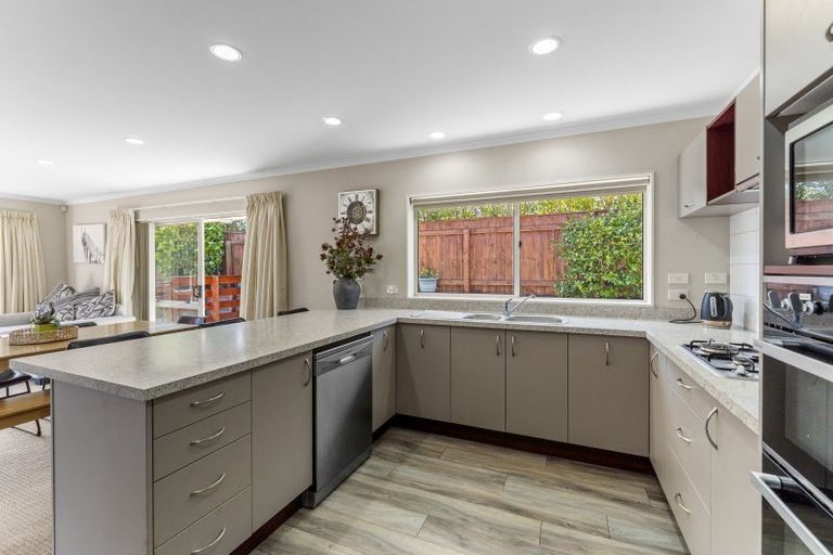 Photo of property in 15 Fytfield Place, Paraparaumu, 5032