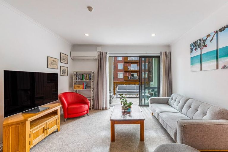 Photo of property in 17 Kanuka Road, Hobsonville, Auckland, 0616