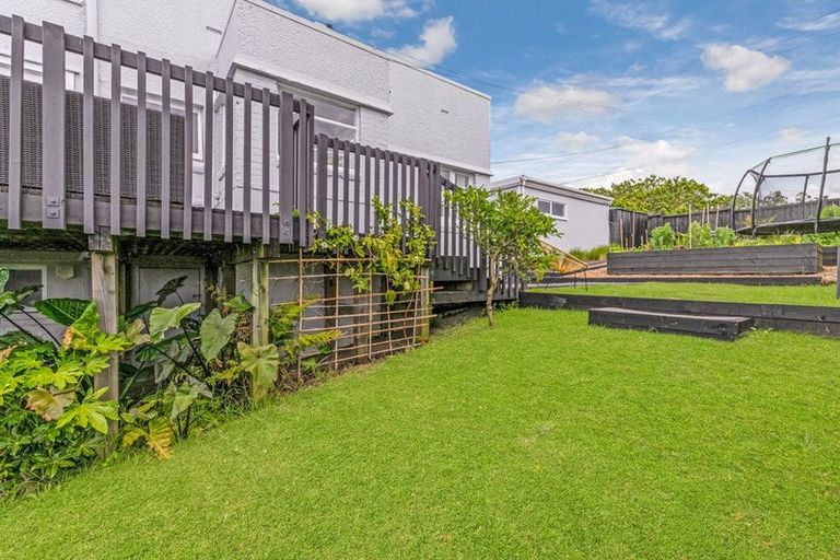 Photo of property in 1/53 Deep Creek Road, Waiake, Auckland, 0630