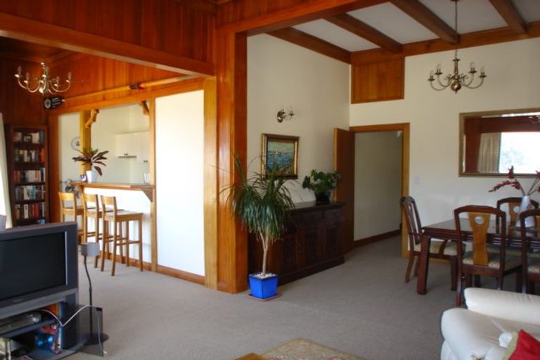 Photo of property in 82 Oriental Parade, Oriental Bay, Wellington, 6011
