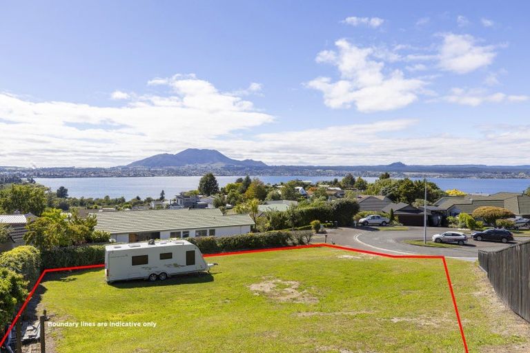 Photo of property in 6 Krissell Place, Acacia Bay, Taupo, 3330