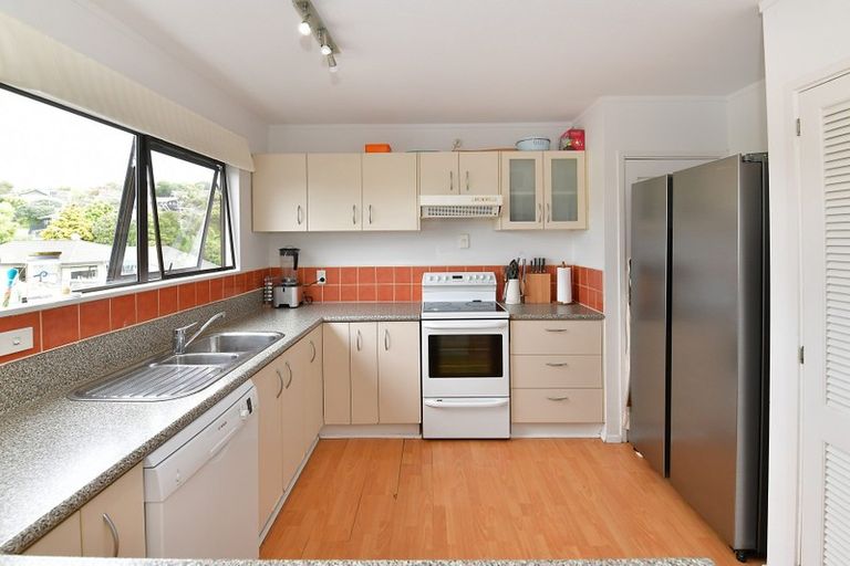 Photo of property in 10 Elliston Crescent, Stanmore Bay, Whangaparaoa, 0932