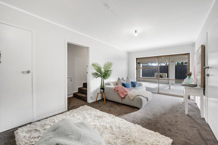 Photo of property in 12 Davita Place, Farm Cove, Auckland, 2012