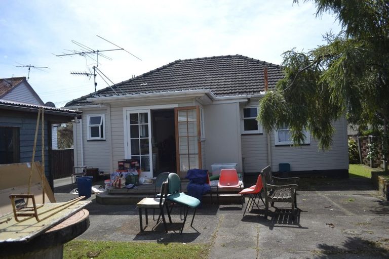 Photo of property in 44 Shearer Crescent, Naenae, Lower Hutt, 5011