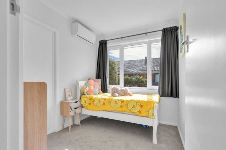 Photo of property in 136 Avonhead Road, Avonhead, Christchurch, 8042