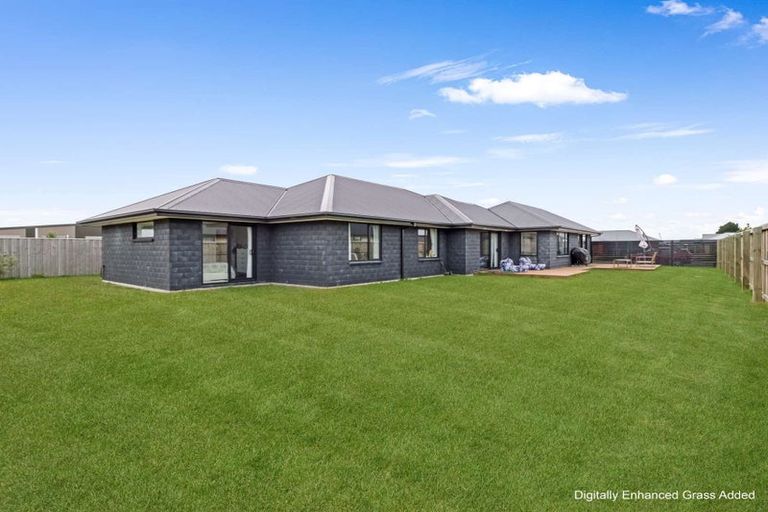 Photo of property in 119 Shillingford Boulevard, Rolleston, 7615