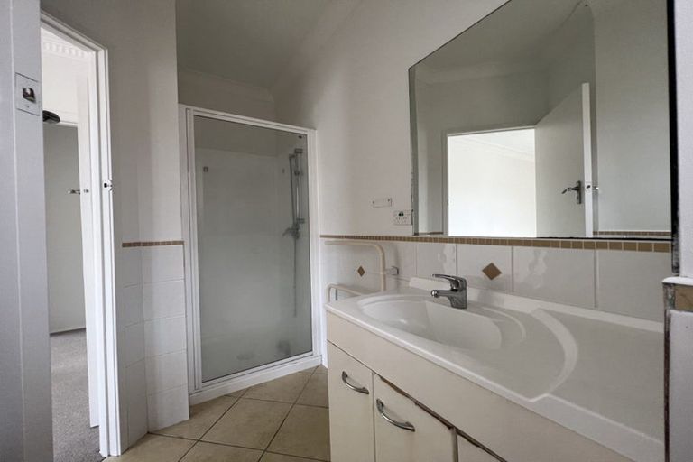 Photo of property in 2/5 Quebec Road, Milford, Auckland, 0620