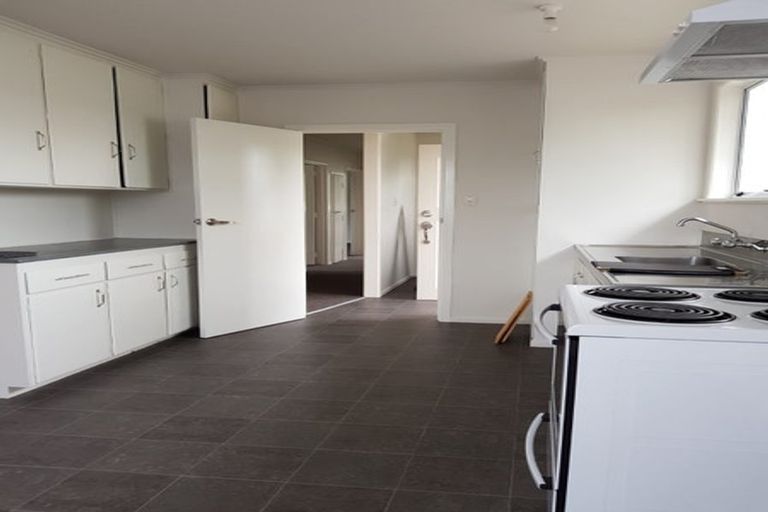 Photo of property in 18 Normandy Place, Henderson, Auckland, 0610