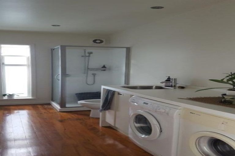 Photo of property in 34 Williamson Avenue, Belmont, Auckland, 0622