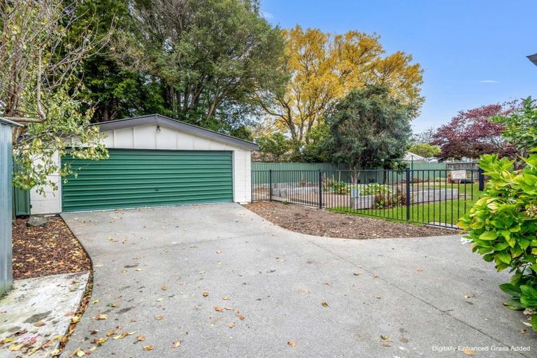 Photo of property in 14 Oakdale Street, Avonhead, Christchurch, 8042