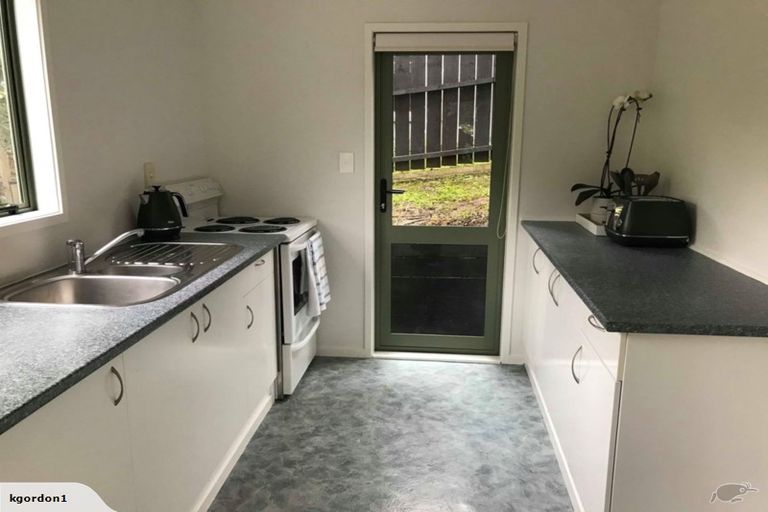 Photo of property in 29a Woodglen Road, Glen Eden, Auckland, 0602