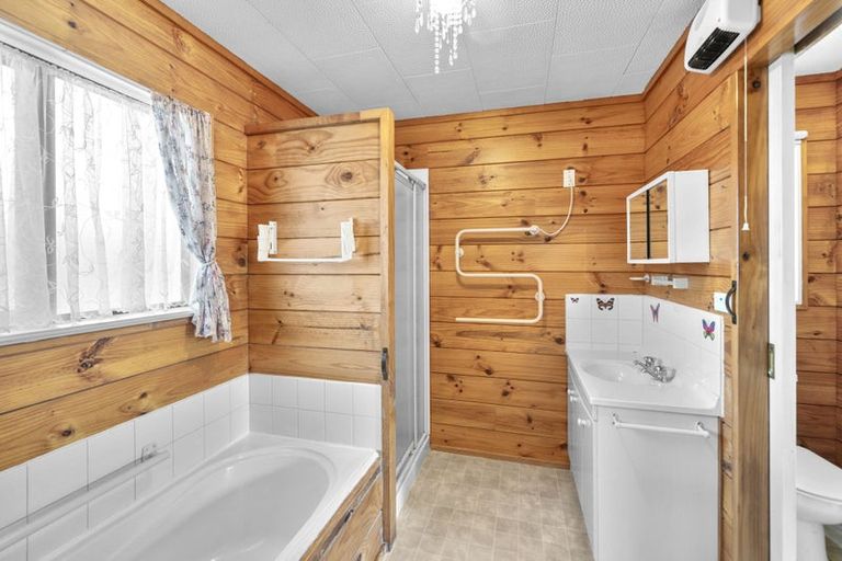 Photo of property in 16 Gilbert Street, Amberley, 7410