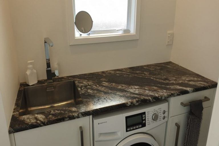 Photo of property in 114 Sixth Avenue, Urenui, 4377