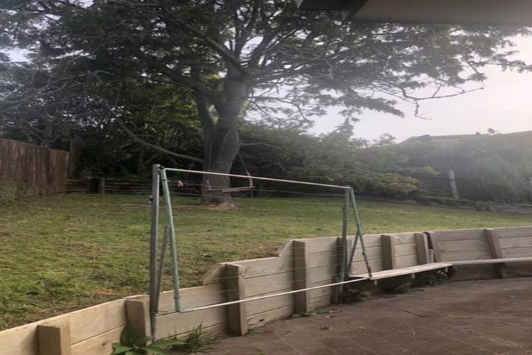 Photo of property in 2/7 Malters Place, Browns Bay, Auckland, 0630