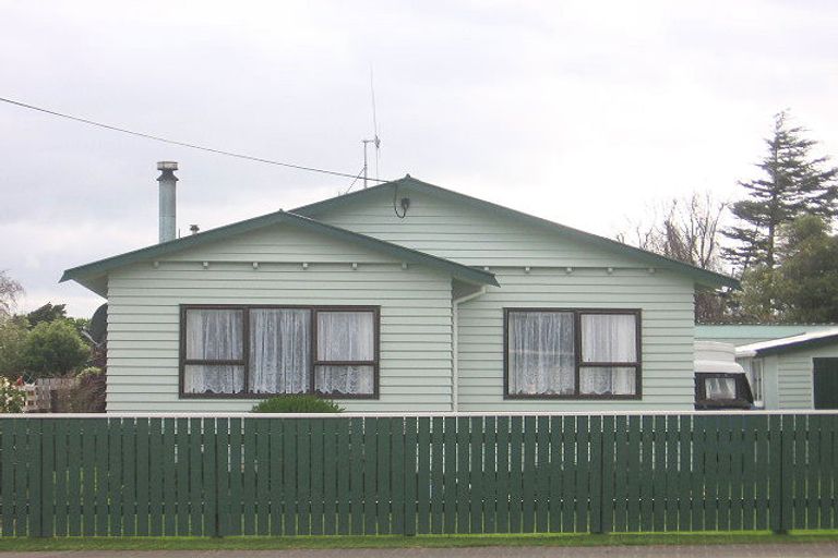 Photo of property in 20 Mako Mako Road, Levin, 5510